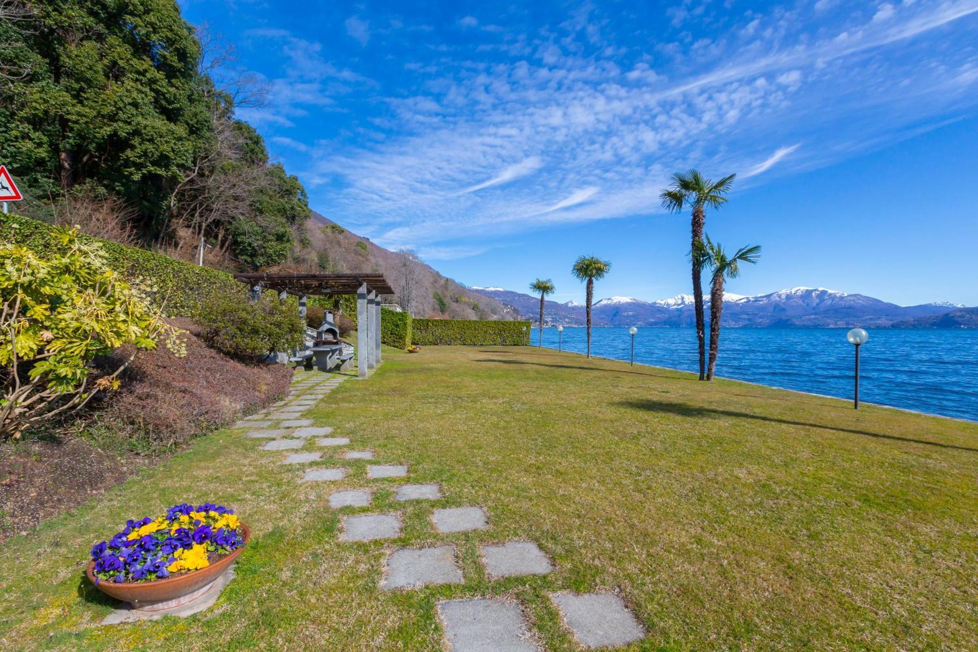 Blu Lake Apartment On Ghiffa Beach - Happy Rentals Esterno foto