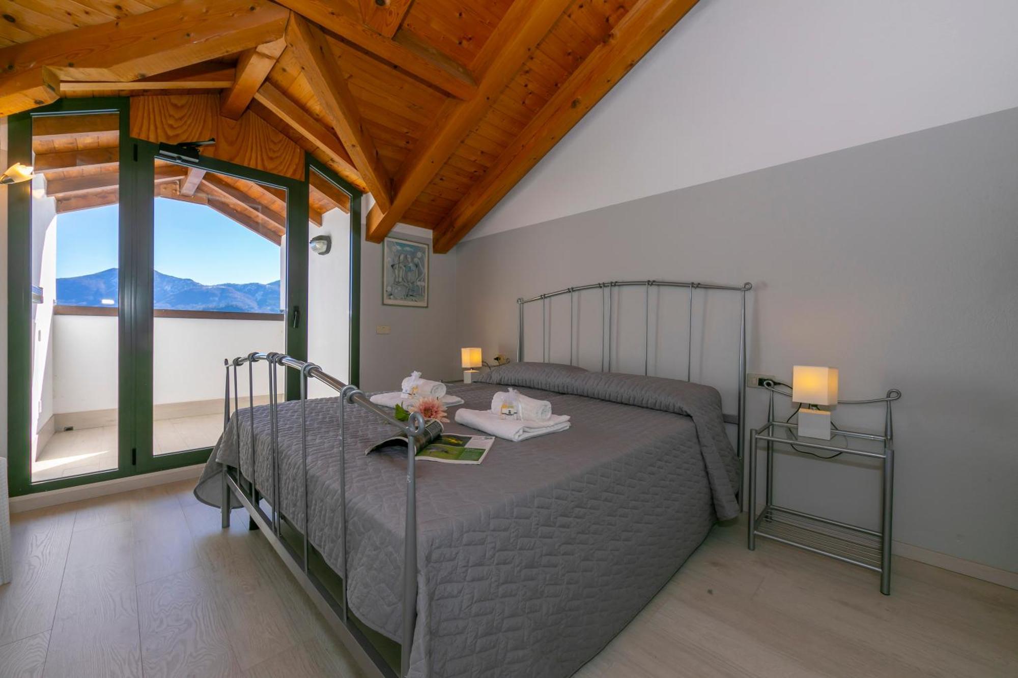 Blu Lake Apartment On Ghiffa Beach - Happy Rentals Esterno foto