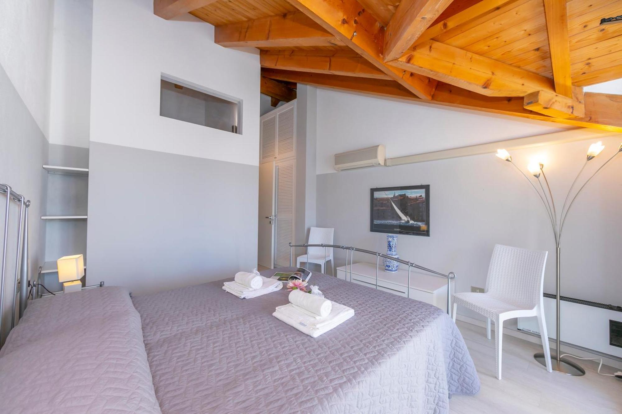 Blu Lake Apartment On Ghiffa Beach - Happy Rentals Esterno foto